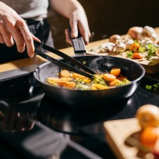 Щипцы кухонные Essential Fiskars
